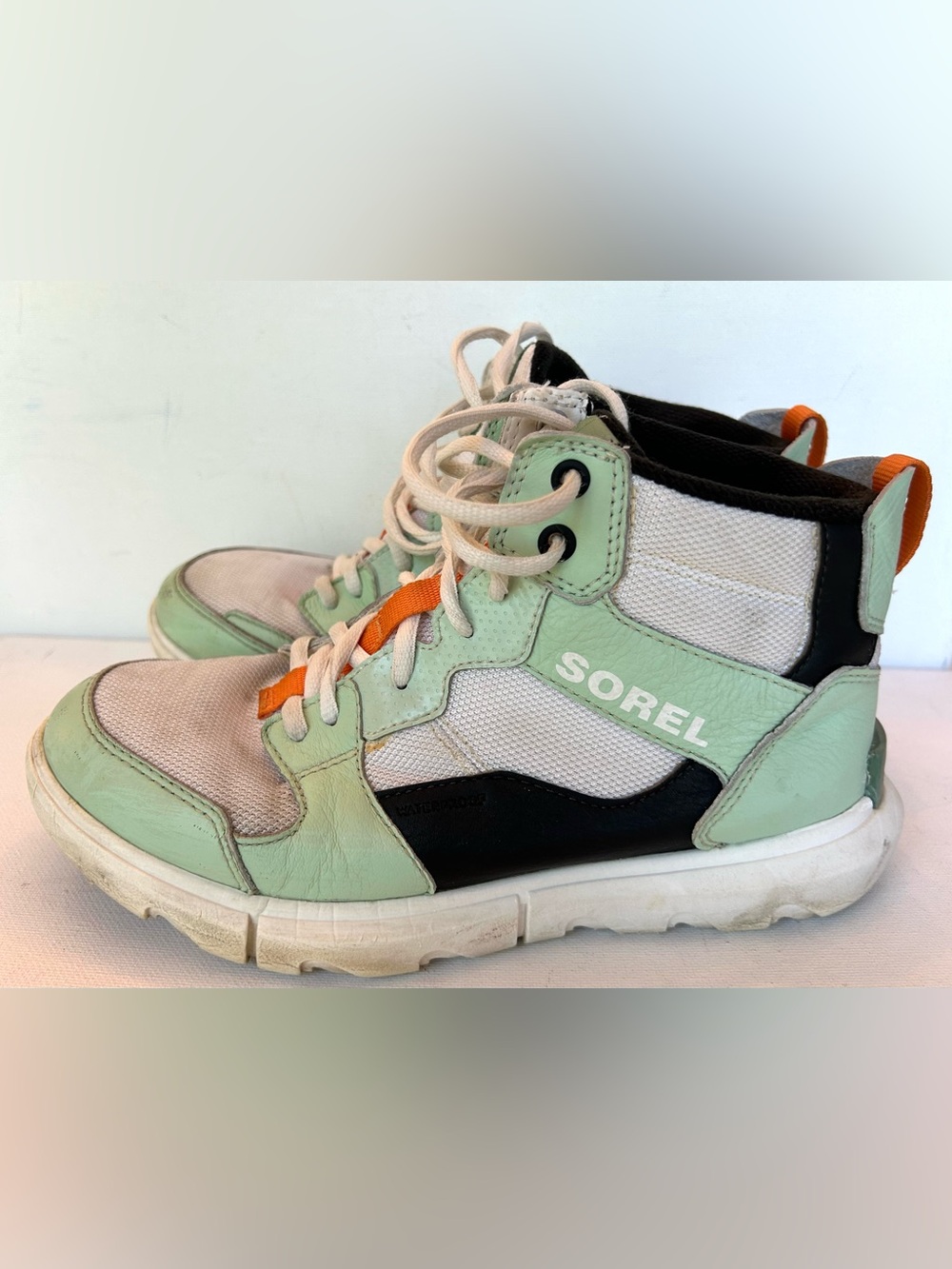 Sorel Explorer boot bundle - Picture 4 of 15